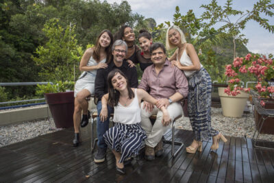 Cao Hamburger com o diretor e as protagonistas de Malhação: Viva a Diferença
(Foto: Globo/Mauricio Fidalgo)