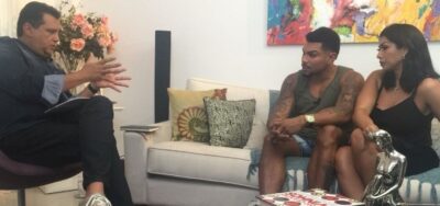 Naldo e Moranguinho deram entrevista para o apresentador Geraldo Luís. (Foto: TV Record/Reprodução)