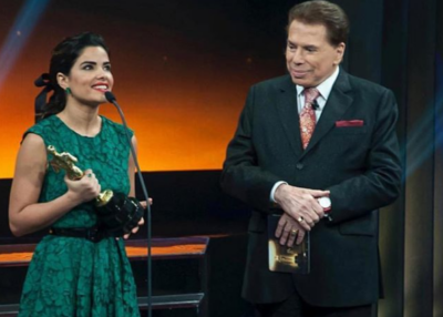 Vanessa Giácomo e Silvio Santos no Troféu Imprensa. (Foto: Reprodução/Instagram)