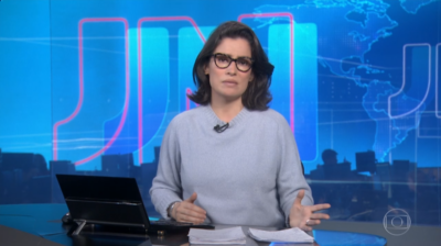 A apresentadora Renata Vasconcellos durante o Jornal Nacional
(Foto: Reprodução/Globo)