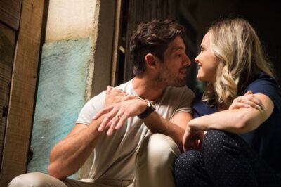 Renato (Rafael Cardoso)  e Fabiana (Fernanda Rodrigues) em O Outro Lado do Paraíso
(Foto: Globo/Estevam Avellar)