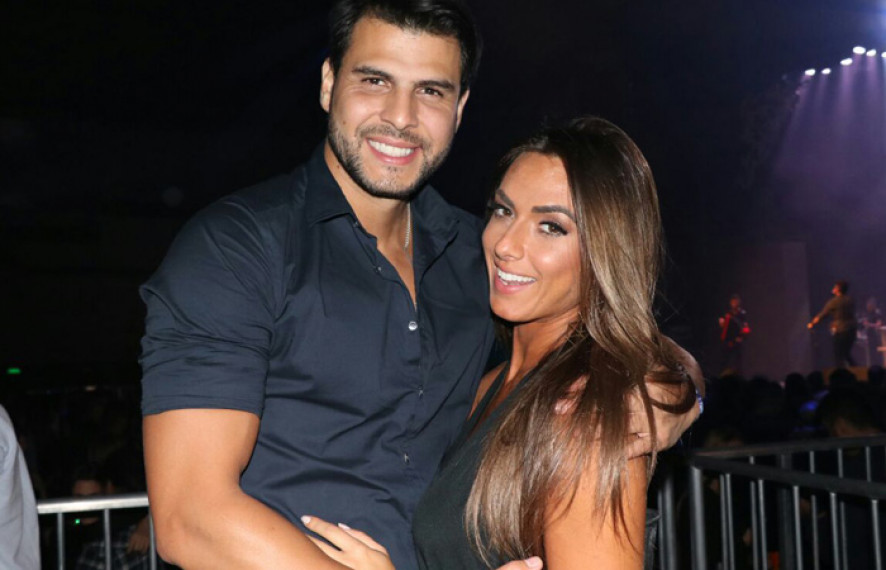 Nicole Bahls Desmente Imprensa Acaba No Power Couple Da Record E Chamada Vaza Tv Foco 