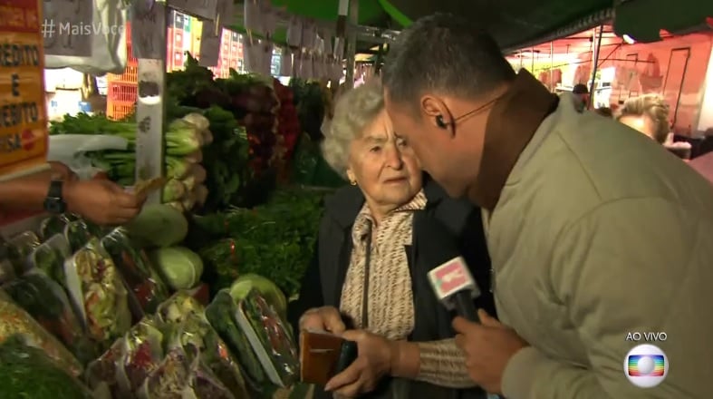 Fabricio Battaglini e a senhora ao vivo no Mais Você (Foto: Reprodução)