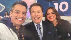 Leo Dias e Fabiola Reipert com Silvio Santos (Foto: Reprodução)