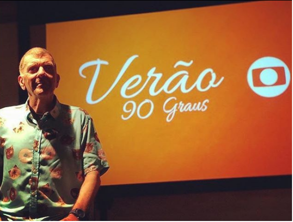 Logo de Verão 90 e diretor da trama (Foto: Divulgação)