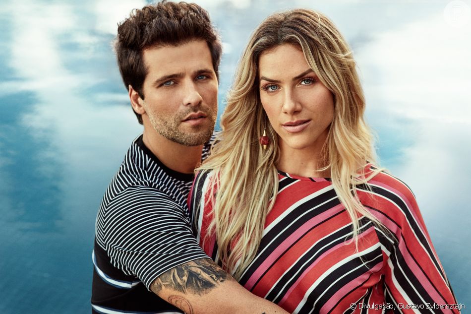 Giovanna Ewbank E Bruno Gagliasso Escolhem Papai Noel Negro Para Natal De Titi E Menina Tem 