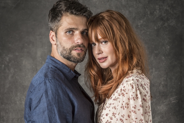 Bruno Gagliasso (Gabriel) e Marina Ruy Barbosa (Luz) em O Sétimo Guardião (Foto: Globo/João Cotta)