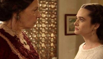 Dona Agustina (Rosi Campos) e Marocas (Juliana Paiva) em cena de O Tempo Não Para
(Foto: Divulgação/Globo)