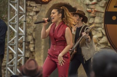 Naiara Azevedo na festa de Barreirinhas em Malhação: Vidas Brasileiras
(Foto: Globo/Raquel Cunha)