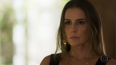 Karola (Deborah Secco) em cena de Segundo Sol
(Foto: Reprodução/Globo)