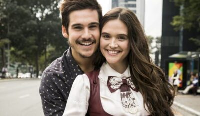 Nicolas Prattes e Juliana Paiva são protagonistas de O Tempo Não Para. (Foto: Divulgação)