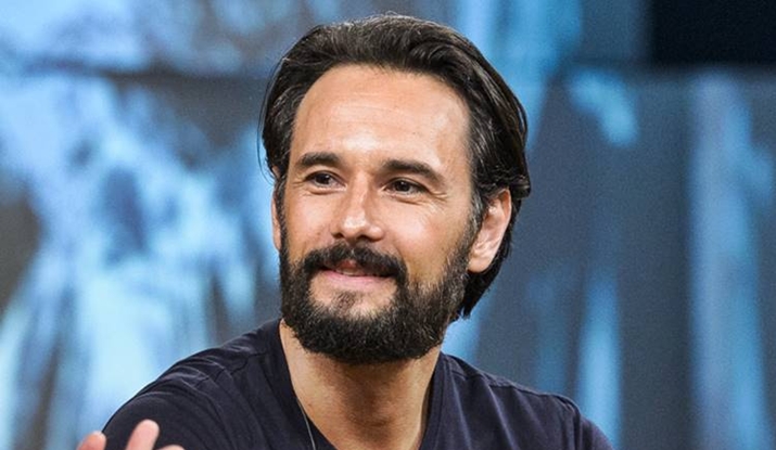 Rodrigo Santoro estará em Reprisal, nova série do Hulu. (Foto: Divulgação)