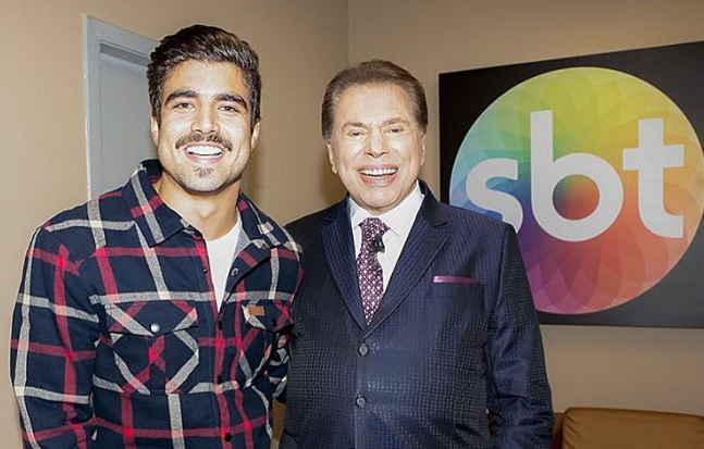 Caio Castro e o apresentador Silvio Santos. (Foto: Reprodução)