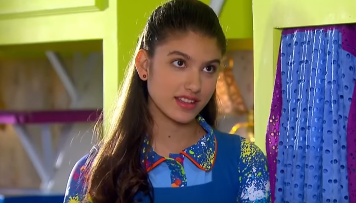 Mili (Giovanna Grigio) em cena de Chiquititas (Foto: Reprodução/SBT)