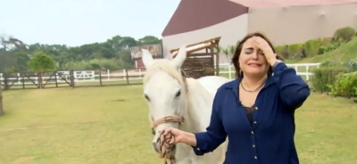 Fabíola Reipert passa por momentos de apuros ao invadir sede de A Fazenda. (Foto: Reprodução)