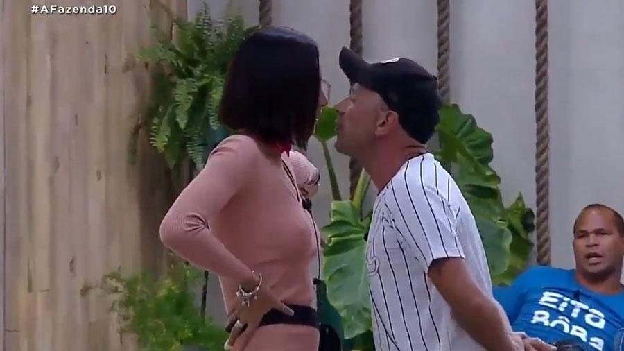 Gabi Prado e Rafael Ilha se desentendem em A Fazenda 10