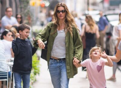 Gisele Bündchen com os filhos (Foto: The Grosby Group)