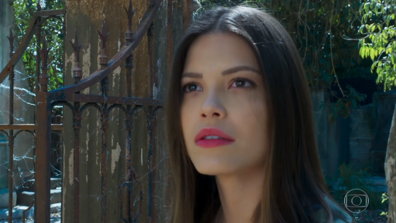 Cris (Vitoria Strada) em cena de Espelho da Vida (Foto: Reprodução/Globo)