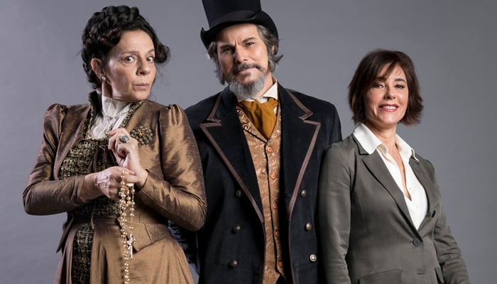 Agustina (Rosi Campos), Dom Sabino (Edson Celulari) e Carmen (Christiane Torloni) (Foto: Globo/João Miguel Júnior)