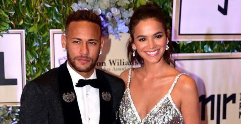 Neymar Jr. e Bruna Marquezine (Foto: Caras)