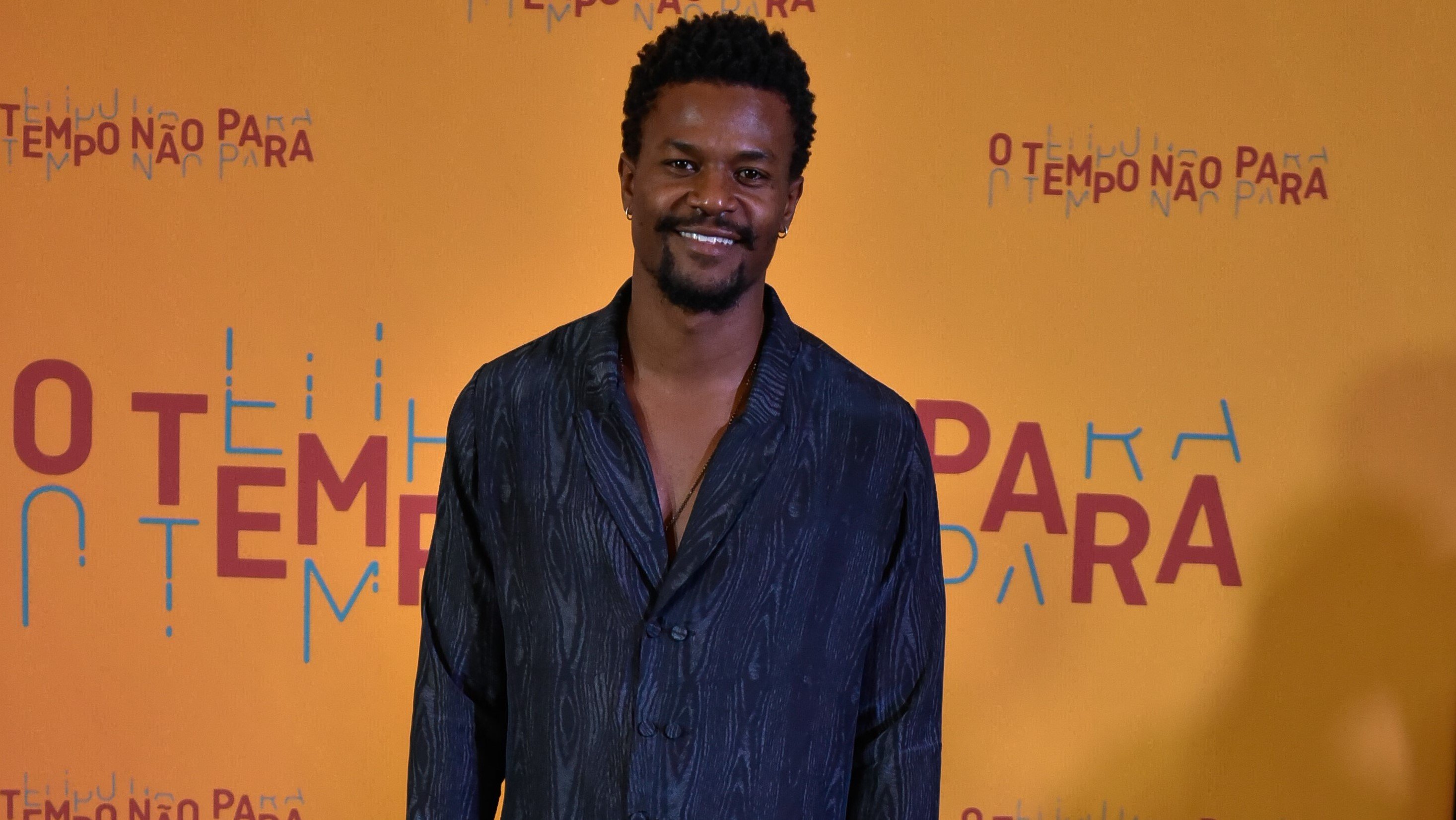 David Junior, o Menelau em O Tempo Não Para (Foto: Divulgação)