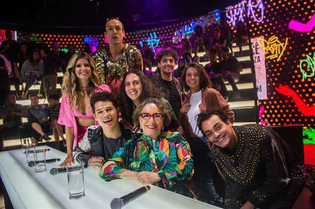 Mariana Santos, Dudu Bertholini, Jose Loreto, Jout Jout, Bruna Linzmeyer, Regina Navarro Lins e Eduardo Sterblitch (Foto: Globo/Raquel Cunha)