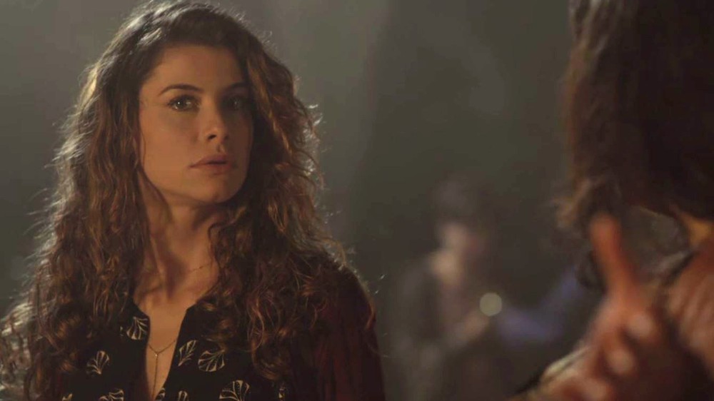 Isabel (Alinne Moraes) em cena de Espelho da Vida (Foto: Divulgação/Globo)