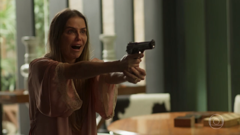 Karola (Deborah Secco) em cena de Segundo Sol (Foto: Reprodução/Globo)