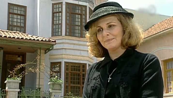 Irene Ravache como a personagem Dona Lola em Éramos Seis. (Foto: Reprodução)