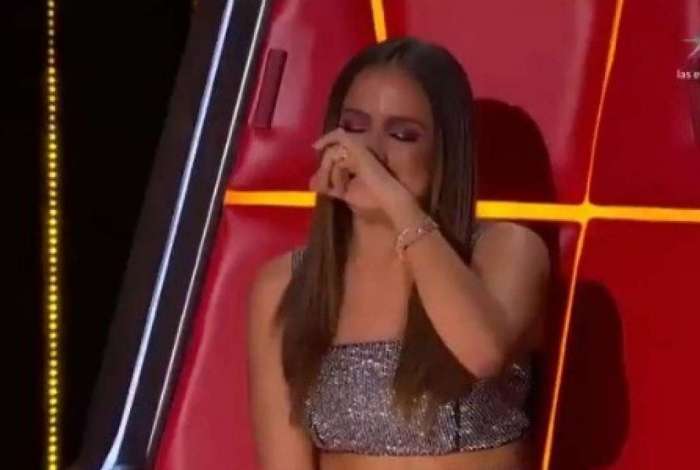 Anitta não segurou as lágrimas no The Voice México (Foto: Reprodução/Internet)