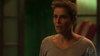 Deborah Secco como a Karola em cena de Segundo Sol
(Foto: Reprodução/Globo)