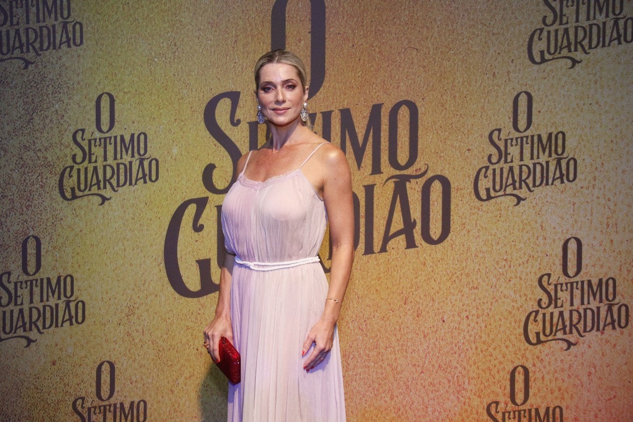 Letícia Spiller em festa de lançamento de O Sétimo Guardião