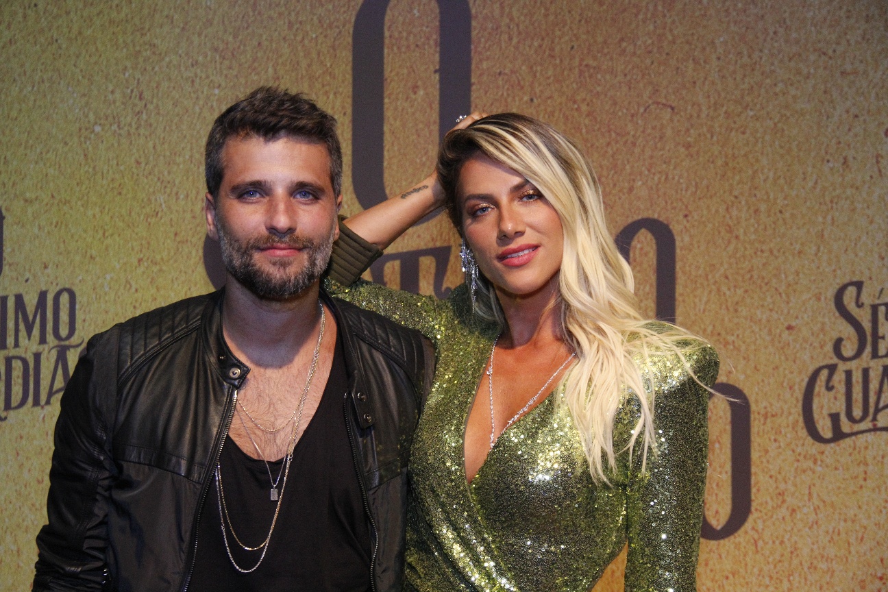 Giovanna Ewbank faz careta ao ouvir Bruno Gagliasso cantando, Celebridades