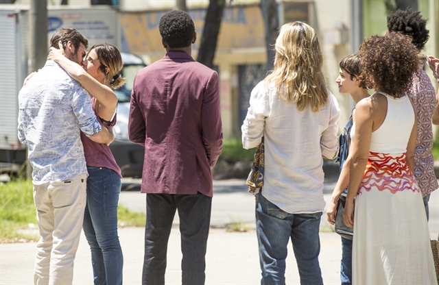 Luzia (Giovanna Antonelli) sai da prisão em Segundo Sol (Foto: Globo/João Cotta)