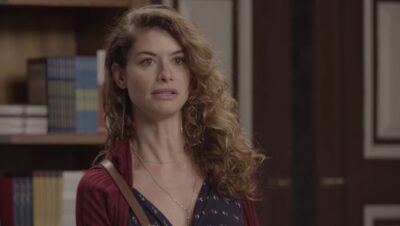 Isabel (Alinne Moraes) em Espelho da Vida
(Foto: Reprodução/Globo)