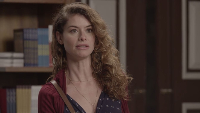 Isabel (Alinne Moraes) em Espelho da Vida (Foto: Reprodução/Globo)