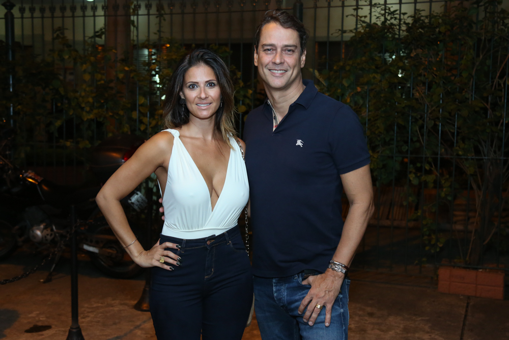 Marcello Antony e a mulher, Carolina Villar, em show na Zona Sul do Rio Roberto Filho/ Brazil News