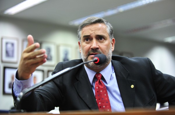 Deputado pelo PT, Paulo Pimenta entrou com ação contra o SBT na PGR (Foto: Divulgação)