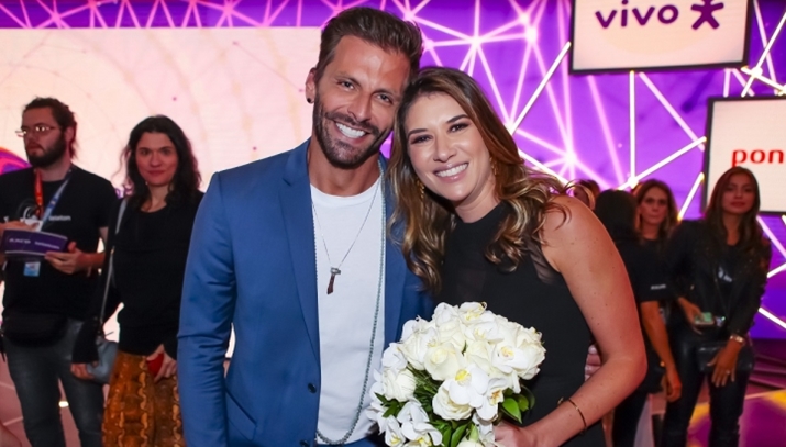 Henri Castelli e Rebeca Abravanel se conheceram no Teleton. (Foto: Divulgação)