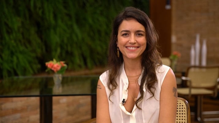 Manuela Dias pode não fazer sua estreia como autora de novelas da Globo. (Foto: Reprodução)