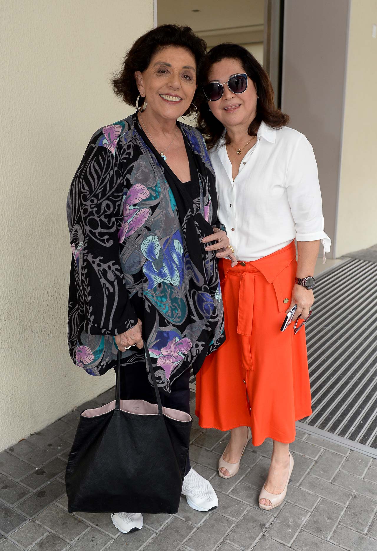 Kika Sato e Leda Nagle, mãe e sogra de Sabrina Sato, na maternidade (Foto: Ag.News)