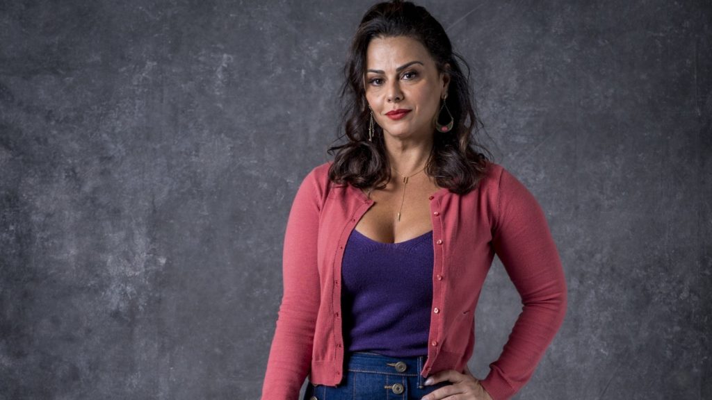 Neide (Viviane Araújo) em O Sétimo Guardião (Foto: Divulgação)