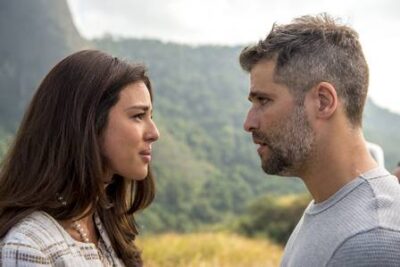 O reencontro de Laura e Gabriel (Foto: Divulgação/Globo)