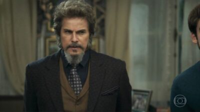 Edson Celulari (Dom Sabino) em cena de O Tempo Não Para
(Foto: Reprodução/Globo)