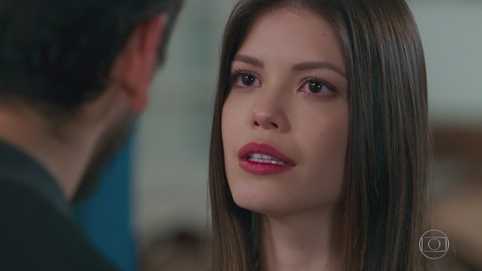 Vitoria Strada (Cris/Julia) em cena de Espelho da Vida (Foto: Reprodução/Globo)