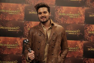 Luan Santana nos bastidores do Troféu Domingão (Foto: Paulo Damasceno / Gshow)