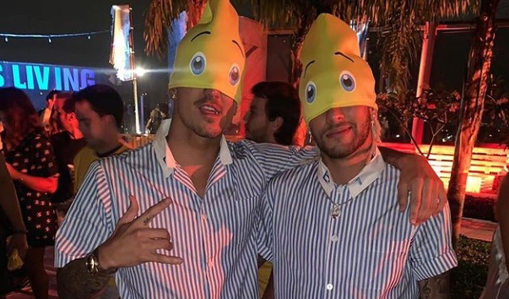 Neymar e Medina de Bananas de Pijama na festa do surfista (Foto: Reprodução/Instagram)