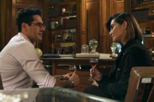 Lúcio e Betina em cena da novela O Tempo Não Para (Foto: Reprodução)