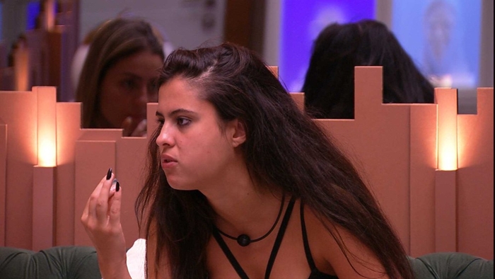 Hana discute com colegas de confinamento no BBB19 (Foto: Reprodução/Globo)