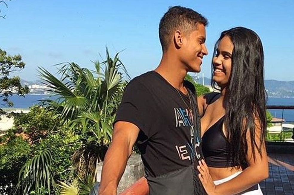 Danrley e a namorada no BBB19, da Globo (Foto: Reprodução)